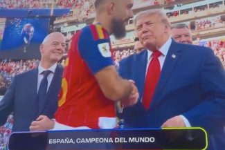 Cupa Mondială: Spaniolul Borja Iglesias i-a strâns mâna lui Donald Trump, spre deosebire de argentinianul Cristian Romero – VIDEO