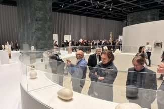 Cum este expusă sculptura lui Brâncuşi în muzee, tema unei prelegeri la Neue Nationalgalerie din Berlin