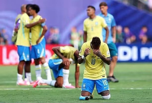 Cupa Mondială 2026: “Alegere greşită a celui mai bine plătit antrenor din lume”, “Adio titlu”. Presa braziliană îl critică pe Ancelotti după eliminare