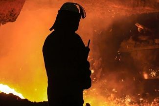 Guvernul britanic naţionalizează oţelăria British Steel, anunţă Starmer înainte să-i predea puterea lui Burnham. Fostul proprietar, grupul chinez Jingye, care a cumpărat-o în 2020, cere despăgubiri