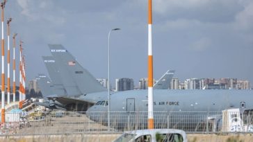 Parlamentul bulgar autorizează desfăşurarea unor avioane americane pe teritoriul bulgar. Opt avioane de tip KC-135 şi până la 250 de militari americani urmează să fie desfăşuraţi la baza aeriană Bezmer în perioada 24 iulie-1 octombrie
