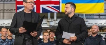 Regatul Unit susţine Ucraina ”100%”, îi dă asigurări Burnham, la baza navală Portsmouth, lui Zelenski