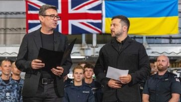 Regatul Unit susţine Ucraina ”100%”, îi dă asigurări Burnham, la baza navală Portsmouth, lui Zelenski