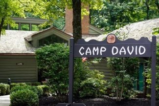În mod excepţional, Trump a convocat vineri o şedinţă de cabinet la Camp David