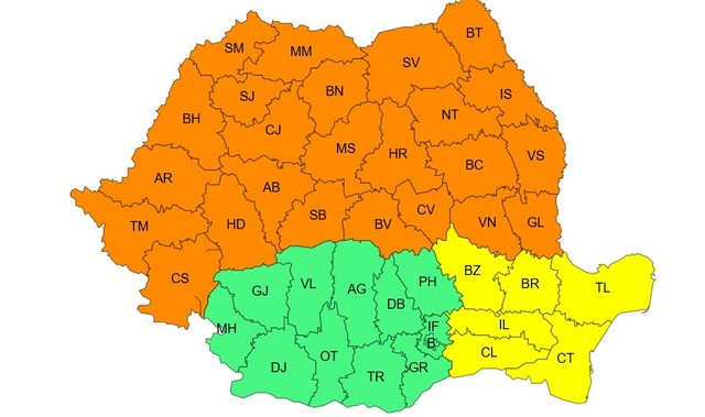 Încă o zi cu temperaturi ridicate şi furtuni – Meteorologii au emis avertizări cod galben şi cod portocaliu / Temperaturile pot ajunge la 37 de grade / Joi, valul de căldură se va restrânge