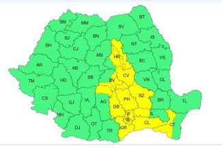 Cod galben de furtuni în mai multe zone ale ţării, luni după-amiază – Meteorologii anunţă averse torenţiale, descărcări electrice, rafale de vânt şi grindină