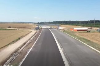 Directorul CNAIR anunţă stadiu de 68% pe lotul 1 al Autostrăzii A0 Nord / Constructorii: Peste 780 de muncitori pe şantier / Pentru respectarea termenului contractual de finalizare este necesară accelerarea lucrărilor pe sectoarele rămase în urmă – VIDEO