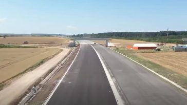Directorul CNAIR anunţă stadiu de 68% pe lotul 1 al Autostrăzii A0 Nord / Constructorii: Peste 780 de muncitori pe şantier / Pentru respectarea termenului contractual de finalizare este necesară accelerarea lucrărilor pe sectoarele rămase în urmă – VIDEO