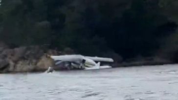 Un hidroavion s-a prăbuşit în statul Washington / Toate cele 11 persoane de la bord au fost găsite în viaţă, dar mai multe au fost rănite  – VIDEO