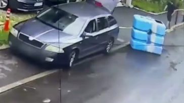 Persoane surprinse când deversau pe carosabil, în Sectorul 6, ape reziduale, cel mai probabil provenite de pe şantier / Imaginile au fost analizate de Poliţia Locală, care a identificat persoanele şi a aplicat amenzi – VIDEO