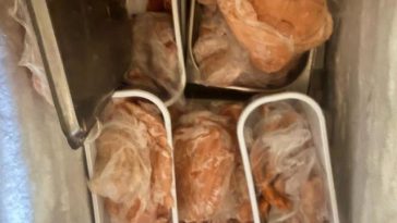Peste 1400 de operatori economici, verificaţi de comisarii ANPC în această săptămână / Amenzi de patru milioane de lei / Printre nereguli, produse expirate, băuturi răcoritoare ţinute în soare, echipamente uzate sau ruginite