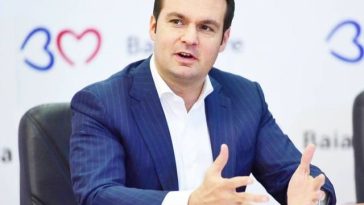 Fostul primar al municipiului Baia Mare, Cătălin Cherecheş, condamnat pentru luare de mită, a fost liberat condiţionat