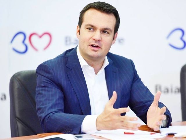 Fostul primar al municipiului Baia Mare, Cătălin Cherecheş, condamnat pentru luare de mită, a fost liberat condiţionat