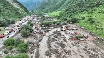 Cel puţin zece morţi, 23 de răniţi şi 174 de persoane salvate în sudul Chinei, în urma unei viituri într-o zonă turistică de campare