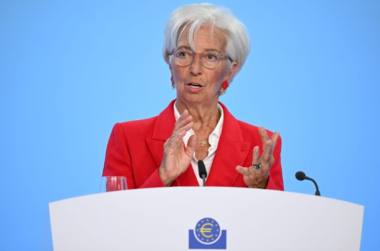 Christine Lagarde nu exclude o plecare anticipată de la BCE şi lasă deschisă posibilitatea implicării în politica franceză