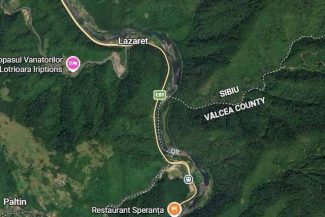 Precizările CNAIR în cazul incidentului petrecut pe DN7, în zona Lazaret, unde un bărbat a murit după ce maşina în care se afla a fost strivită de un bolovan căzut de pe versant