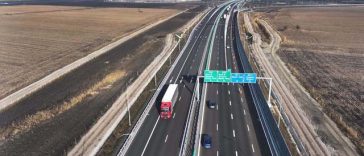 Restricţii temporare de trafic pe Autostrada Moldovei A7, începând de marţi, pentru verificarea semnelor de circulaţie/ Recomandările CNAIR pentru şoferi