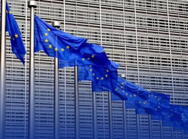 Comisia Europeană propune cinci proiecte transfrontaliere majore în materie de apărare