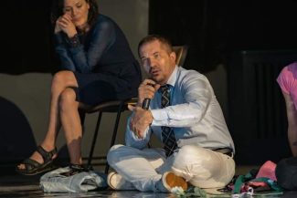 Psihologul Mihai Copăceanu: E o greşeală şi o iresponsabilitate să permitem minorilor participarea la festivaluri. Sunt ocazii favorabile primului contact cu abuzul de tutun, alcool şi droguri, primului act sexual neprotejat, agresiunilor sexuale