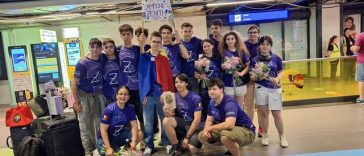 Performanţă de elită pentru echipa de robotică Zenith, de la Colegiul Naţional „Grigore Moisil” din Capitală/ Membrii echipei au obţinut locul II la categoria Inspire a unei competiţii de profil de la Istanbul – FOTO