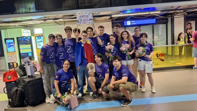 Performanţă de elită pentru echipa de robotică Zenith, de la Colegiul Naţional „Grigore Moisil” din Capitală/ Membrii echipei au obţinut locul II la categoria Inspire a unei competiţii de profil de la Istanbul – FOTO