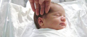 Extinderea screeningului neonatal la 19 boli, în aşteptare, în lipsa unui Guvern cu puteri depline. România încă testează bebeluşii la naştere pentru 3 afecţiuni, în timp ce în alte state sunt testate zeci de boli