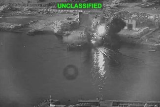 SUA au lansat primul atac cu drone marine de tip Corsair împotriva portului iranian Bandar Abbas, anunţă CENTCOM. Trei drone au vizat instalaţii de mentenanţă a unor submarine şi nave