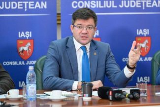 Conducerea Consiliului Judeţean Iaşi a semnat contractele de execuţie pentru două loturi ale centurii uşoare a municipiului Iaşi. Costel Alexe, şeful CJ Iaşi: Am fi dorit să fim într-o etapă mai avansată, însă au existat sincope generate de contestaţii