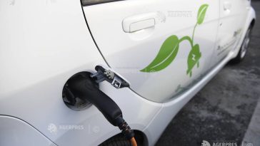 Numărul autovehiculelor electrice noi, înmatriculate în România în primul semestru, se apropie de 9.000 (companie)