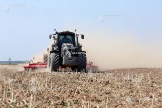 Secetă pedologică moderată, puternică și extremă în mai multe regiuni agricole din țară (agrometeo)