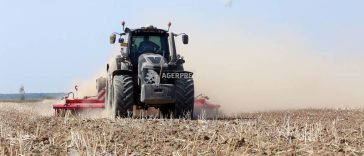 Secetă pedologică moderată, puternică și extremă în mai multe regiuni agricole din țară (agrometeo)