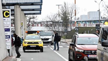 Șapte stații de încărcare ultra-rapide pentru vehicule electrice, puse în funcțiune la Aeroportul Otopeni, în apropierea Terminalului Plecări