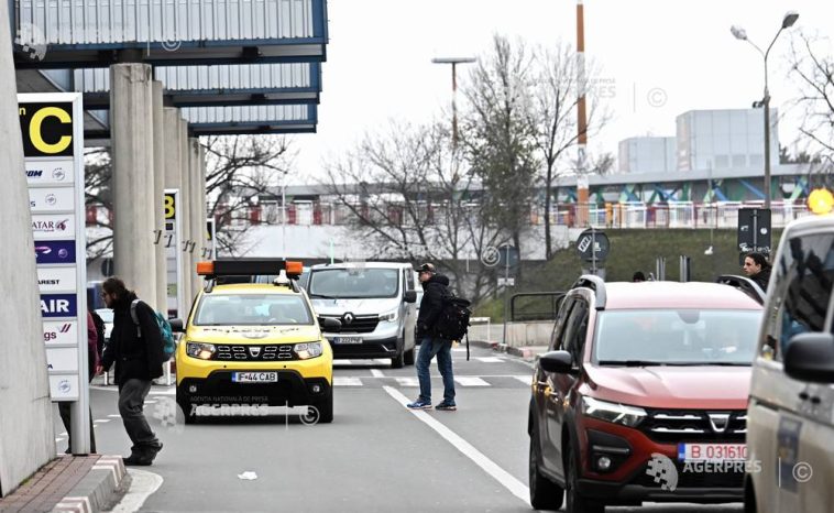 Șapte stații de încărcare ultra-rapide pentru vehicule electrice, puse în funcțiune la Aeroportul Otopeni, în apropierea Terminalului Plecări