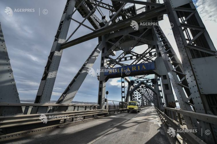 Giurgiu: Lucrările la Podul Prieteniei continuă până în toamnă, dar circulația a fost redeschisă pe ambele sensuri
