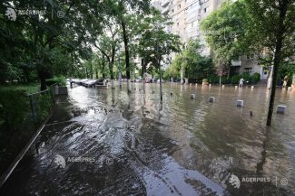 Cod portocaliu în Capitală/Averse torențiale, intensificări ale vântului, descărcări electrice; a fost emis mesaj RO-ALERT