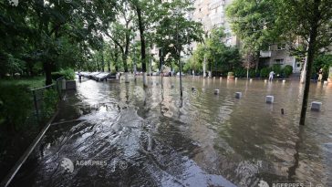 Cod portocaliu în Capitală/Averse torențiale, intensificări ale vântului, descărcări electrice; a fost emis mesaj RO-ALERT