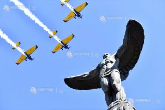 Ziua Aviației Române și a Forțelor Aeriene/ Demonstrații aeriene deasupra Monumentului Eroilor Aerului