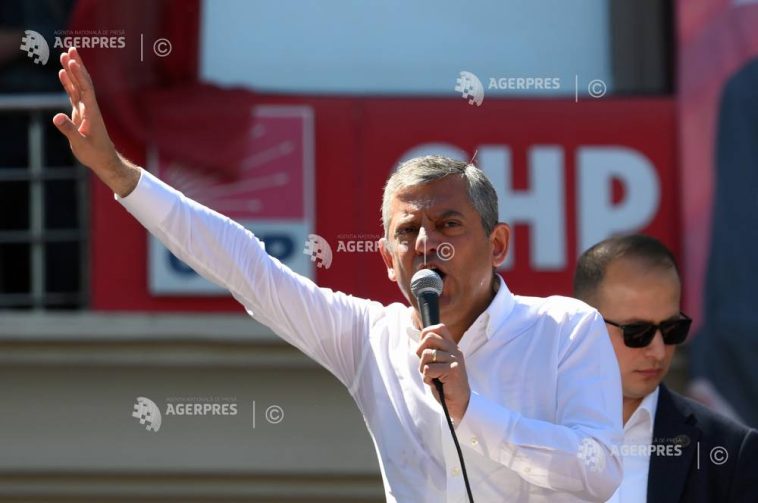 Turcia: Liderul opoziției, Ozgur Ozel, fondează o nouă mișcare împreună cu zeci de deputați ai CHP