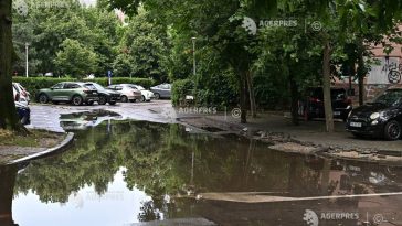 IGSU: Pompierii intervin la peste 2.500 de solicitări înregistrate în Capitală în urma furtunii
