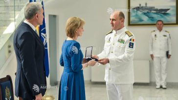 Vizită regală la Statul Major al Forțelor Navale; Majestatea Sa Margareta a primit Emblema de Onoare