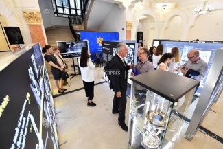 AnulNadia/ ‘Cupa Europei’, medalii, fotografii și documente – într-o expoziție dedicată Nadiei Comăneci, deschisă la Arhivele Naționale
