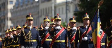 Ziua Imnului Național/Ceremonii militare și religioase în țară; apeluri la unitate și responsabilitate (grupaj)