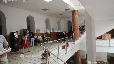 Arad: Pronunțarea în procesul polițiștilor suspectați că au luat mită pentru permise auto, amânată a douăsprezecea oară