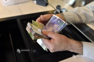 Euro, lira turcească și lekul albanez, în topul schimburilor valutare pentru români în sezonul estival (analiză)