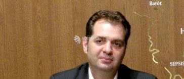 Covasna: Primăria Sfântu Gheorghe va expune în spațiul public plăcuțele bilingve înlocuite prin decizie judecătorească