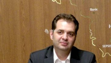 Covasna: Primăria Sfântu Gheorghe va expune în spațiul public plăcuțele bilingve înlocuite prin decizie judecătorească