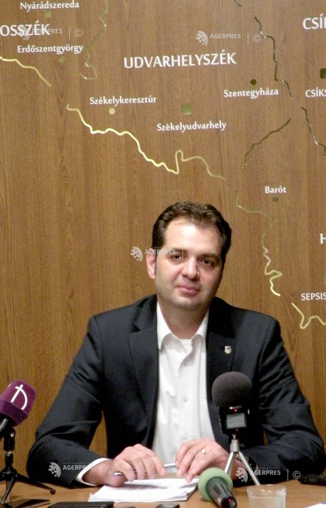 Covasna: Primăria Sfântu Gheorghe va expune în spațiul public plăcuțele bilingve înlocuite prin decizie judecătorească