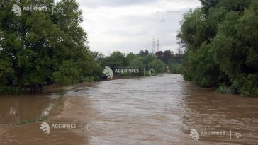INHGA: Cod galben de inundații pe râuri din județul Prahova, până la miezul nopții