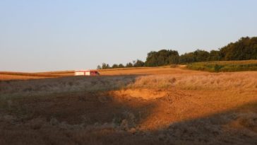 Atacul masiv al Rusiei asupra Ucrainei s-a soldat cu cel puţin 13 morţi. Polonia şi-a ridicat avioanele de vânătoare şi investighează o „încălcare a spaţiului aerian” după descoperirea unui crater misterios de 10 metri