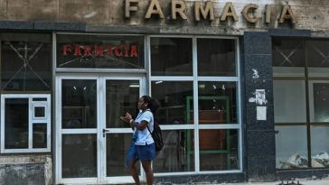 Cuba îşi deschide numeroase sectoare ale economiei privatizării, între altele staţii de alimentare cu carburant, farmacii, instalaţii portuare, gestionarea deşeurilor, energii regenerabile, turismul